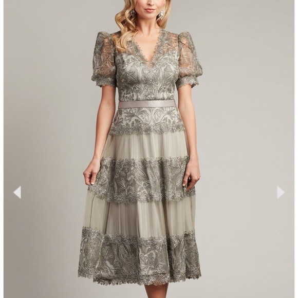 knee length dresses for ladies Chiffon Lantern Sleeve Lace Trim Dress